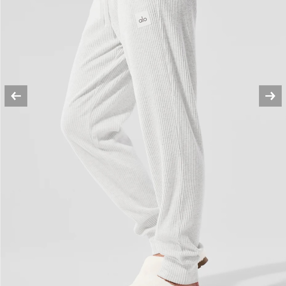 ALO Yoga Light Gray Ribbed MUSE Joggers